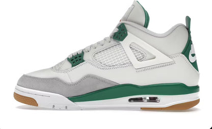 Jordan 4 Retro SB
Pine Green