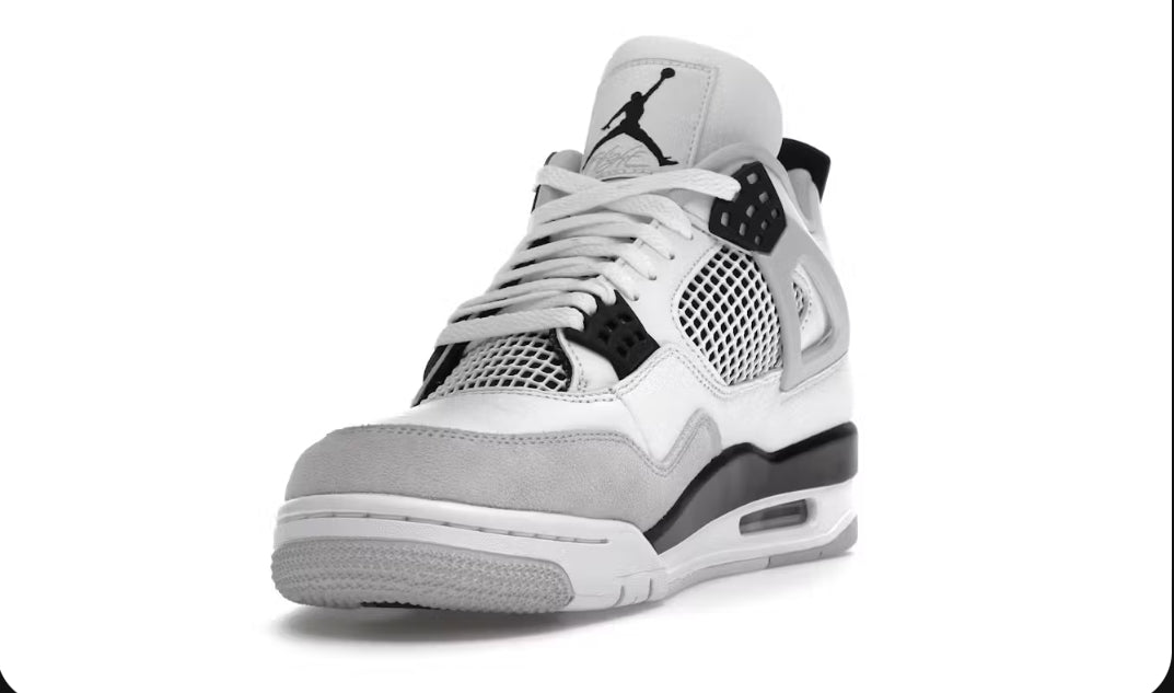 Jordan 4 Retro
Military Black